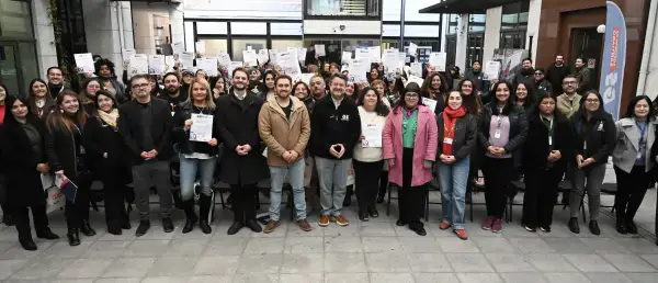 Más de 100 personas cuidadoras de la Región Metropolitana se certifican en cursos de oficios y emprendimiento impulsados por el Gobierno de Santiago